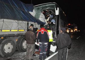 İzmir-Ankara yolunda can pazarı: 24 yaralı