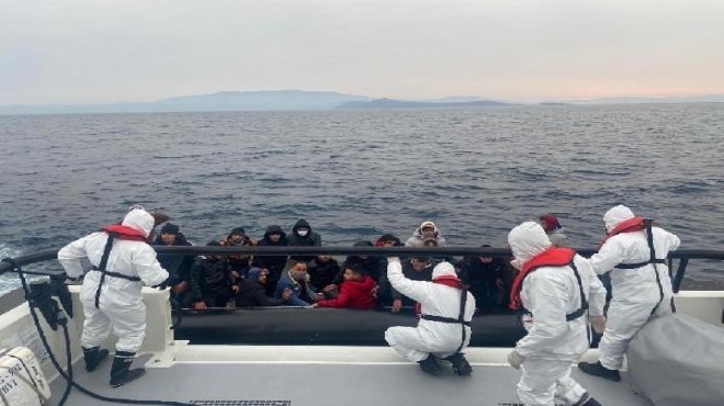 Çeşme açıklarında 29 kaçak göçmen kurtarıldı