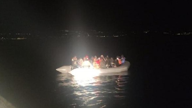 Çeşme açıklarında 74 kaçak göçmen kurtarıldı