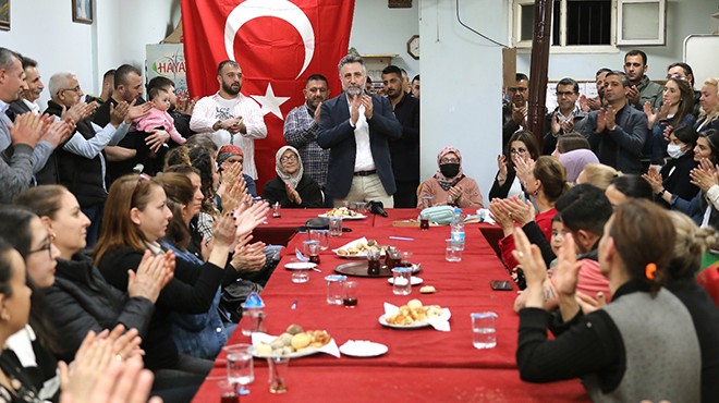 CHP Bayraklı ya 100 yeni üye... Başkan Sandal dan seçim mesajı: İyilerle kötülerin iktidar mücadelesi!