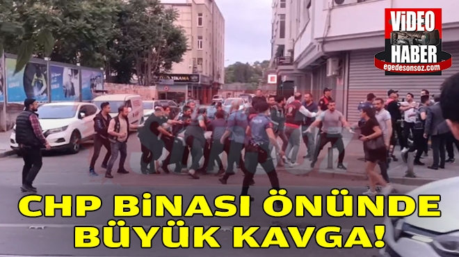 CHP İzmir binası önü karıştı… Büyük kavga!