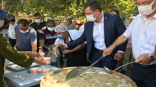 CHP İzmir İl Başkanlığı, muharrem ayı dolayısıyla aşure dağıttı