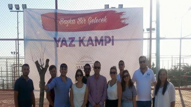 CHP li gençler İzmir de kampa girdi!