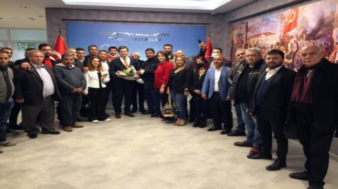 CHP İzmir in yeni binasına Romanlardan ziyaret