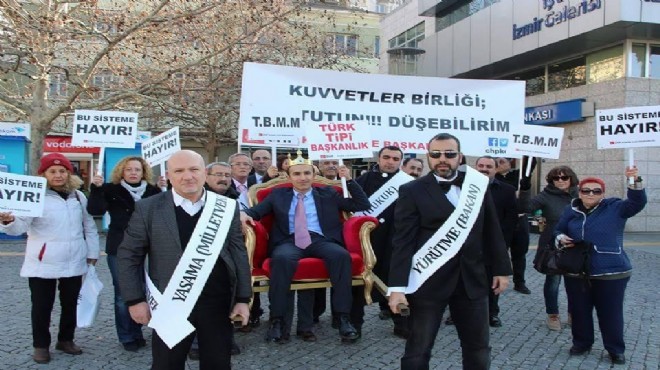 CHP Konak’tan taht ve taçlı ‘başkanlık’ protestosu