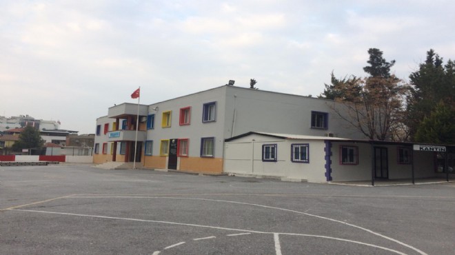CHP li Bakan, İzmir deki okulu meclise taşıdı: Hasarsız bina için yıkım kararı iddiası!