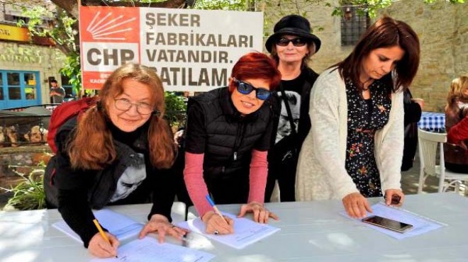 CHP li kadınlardan Çeşme de iki imza kampanyası birden
