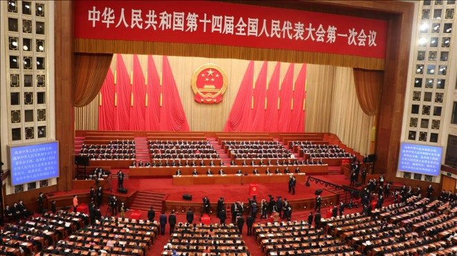 Çin in yeni Başbakanı Li Çiang oldu