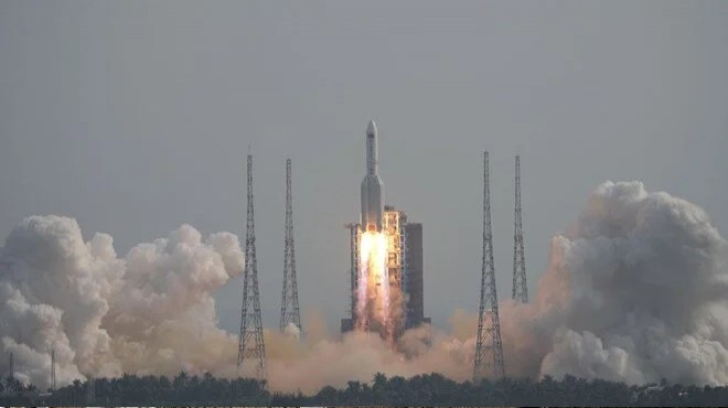 Çin, kargo mekiğini uzay istasyonuna yolladı!