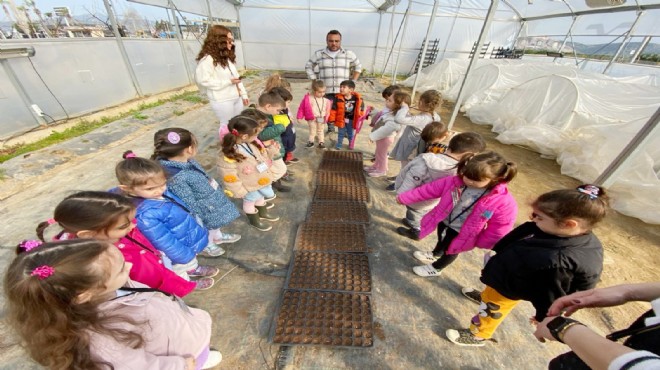 Çocuklar Efes Tarlası nda toprakla buluşuyor