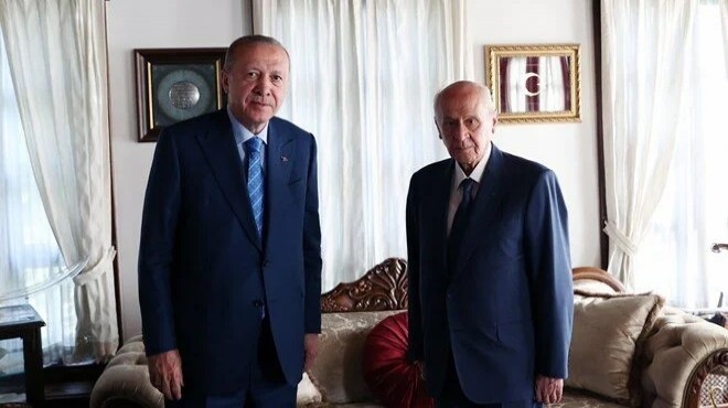 Cumhurbaşkanı Erdoğan, Bahçeli yi evinde ziyaret etti