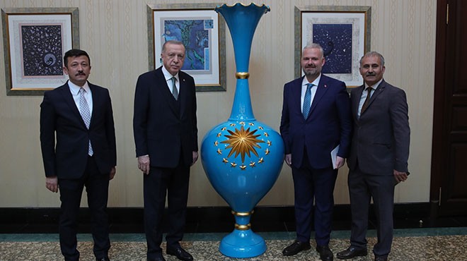 Cumhurbaşkanı’na özel hediye! Erdoğan: Menemenli hemşehrilerime selamlarımı iletin