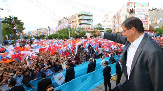 Davutoğlu nun İzmir programında flaş değişiklik