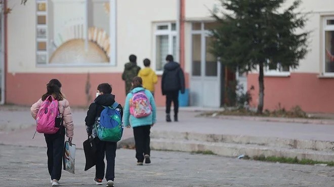 Deprem bölgesinde okullar açılıyor!