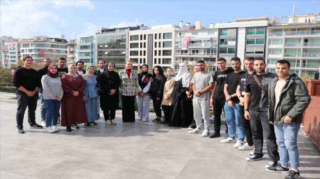 DEÜ Rektörü Hotar Filistinli öğrencilerle buluştu