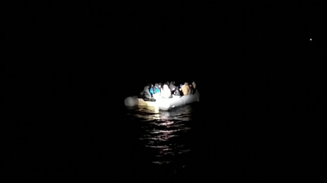 Dikili de 53 kaçak göçmen kurtarıldı
