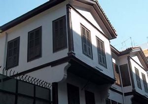 Selanik’te Atatürk’ün doğduğu eve molotoflu saldırı!