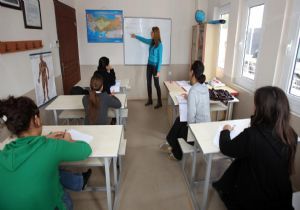 Karabağlar’da mesleki eğitim ve hobi kursları başlıyor