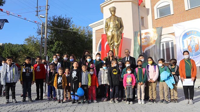 Efes, Atatürk heykeline kavuştu