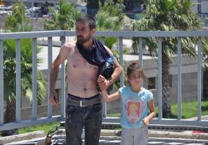 İzmir’de dehşet anları: Minik kızının başından aşağı benzin döktü… 