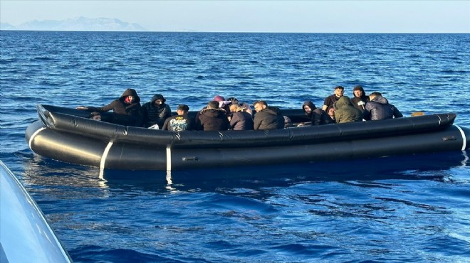 Ege Denizi nde can pazarı... 31 göçmen kurtarıldı!
