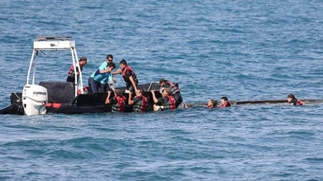 Ege Denizi nde teknede mahsur kalan iki kişi kurtarıldı