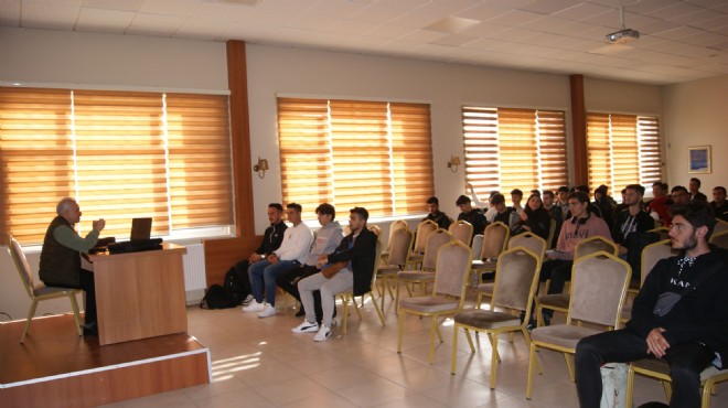 Ege Üniversitesi nde  Atatürk ve Cumhuriyet  konuşuldu
