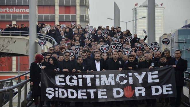 İzmir de eğitimcilerden  kara  yürüyüş!