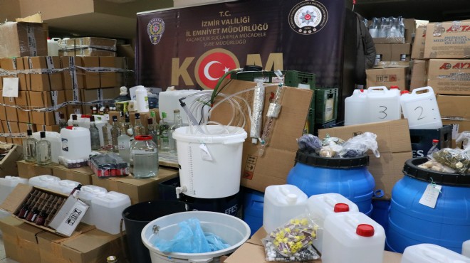 İzmir de 79 adrese baskın: 30 ton kaçak içki ele geçirildi!