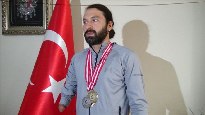 Engelli yüzücü Fevzi Çakmak, Türkiye birincisi oldu