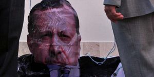 Denizli’de polis Erdoğan posterine izin vermeyince… 