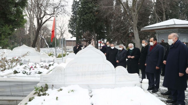 Erdoğan, Necmettin Erbakan ın mezarını ziyaret etti