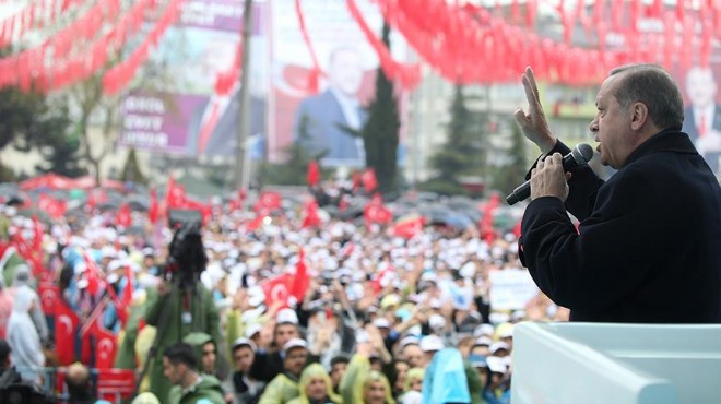 Erdoğan: Türkiye ye ihanet eden taş kesilir