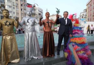 İzmir Fashion Week ile renklenecek 