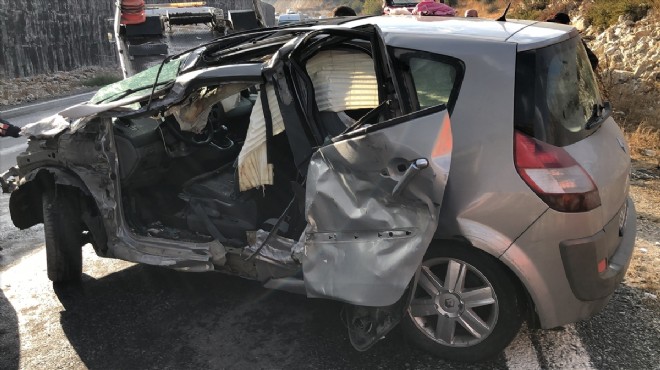 Feci kaza... Kamyonetle otomobil çarpıştı: 7 kişi yaralandı