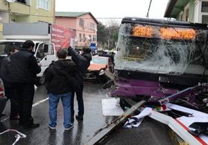 İstanbul da feci kaza: 2 ölü 8 yaralı