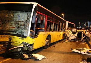 İstanbul da katilam gibi metrobüs kazası: 5 ölü 5 yaralı
