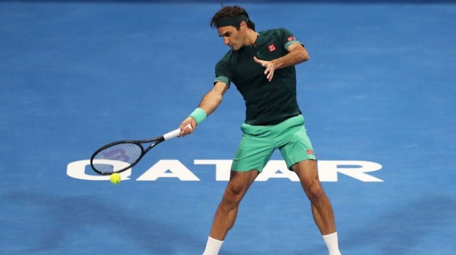 Federer kortlara galibiyetle döndü