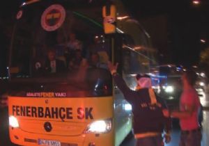 Samandıra da Fenerbahçe otobüsüne taşlı saldırı