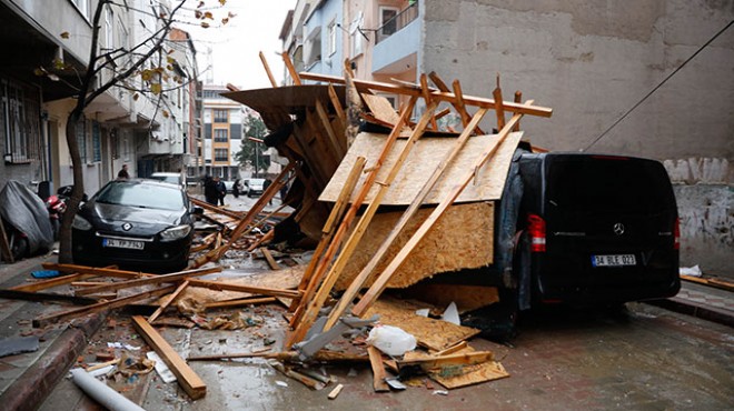 Fırtınada 63 kişi yaralandı, 5 kişi hayatını kaybetti