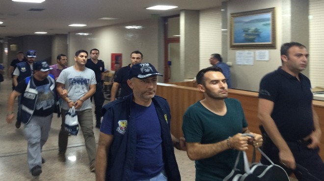Flaş! İzmir’de 23 asker daha tutuklandı