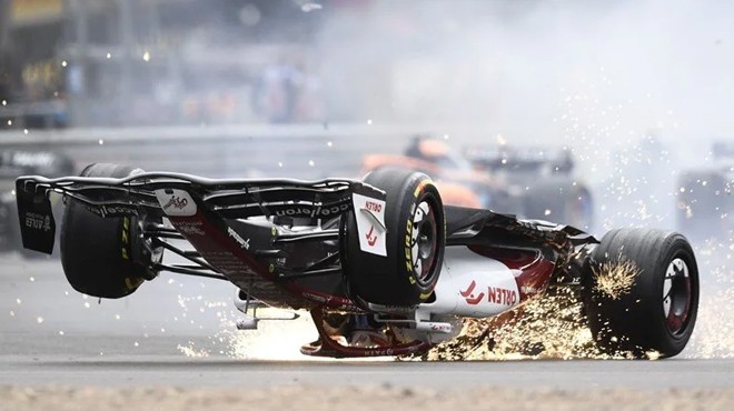 Formula 1 de korkutan kaza: Taklalar attı!