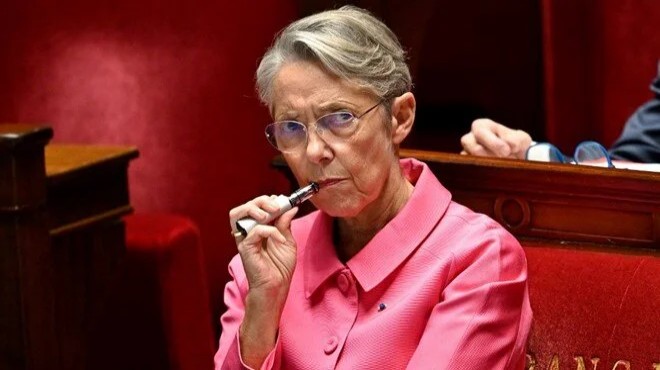 Fransa da plajlarda ve ormanlarda sigara kullanımı yasaklanacak