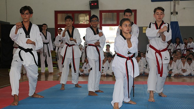 Gaziemir’in taekwondocularından kuşak mücadelesi