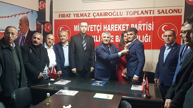 Gelecek Partisi nden istifa edenler MHP ye katıldı