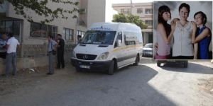 İzmir de korkunç cinayet: İki kızkardeş annelerini... 