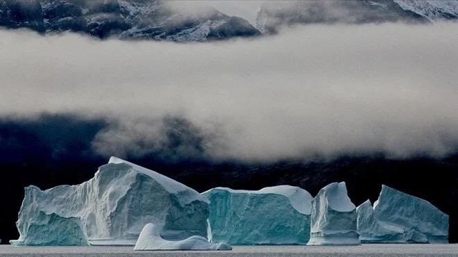 Grönland’daki buzulların zirvesine ilk kez yağmur yağdı