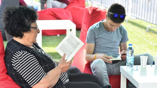 Gündoğdu’da eşine az rastlanır etkinlik: İzmir okuyor!