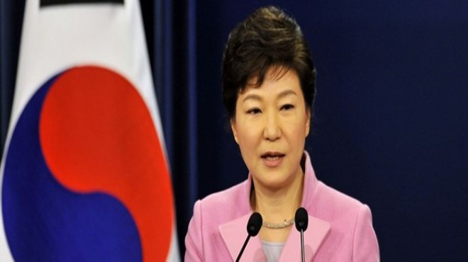 Güney Kore de eski Devlet Başkanı Park tutuklandı