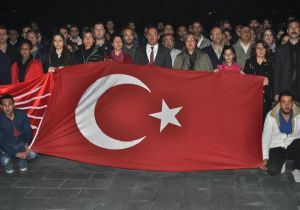 CHP li gençlerden Ata ya saygı nöbeti
